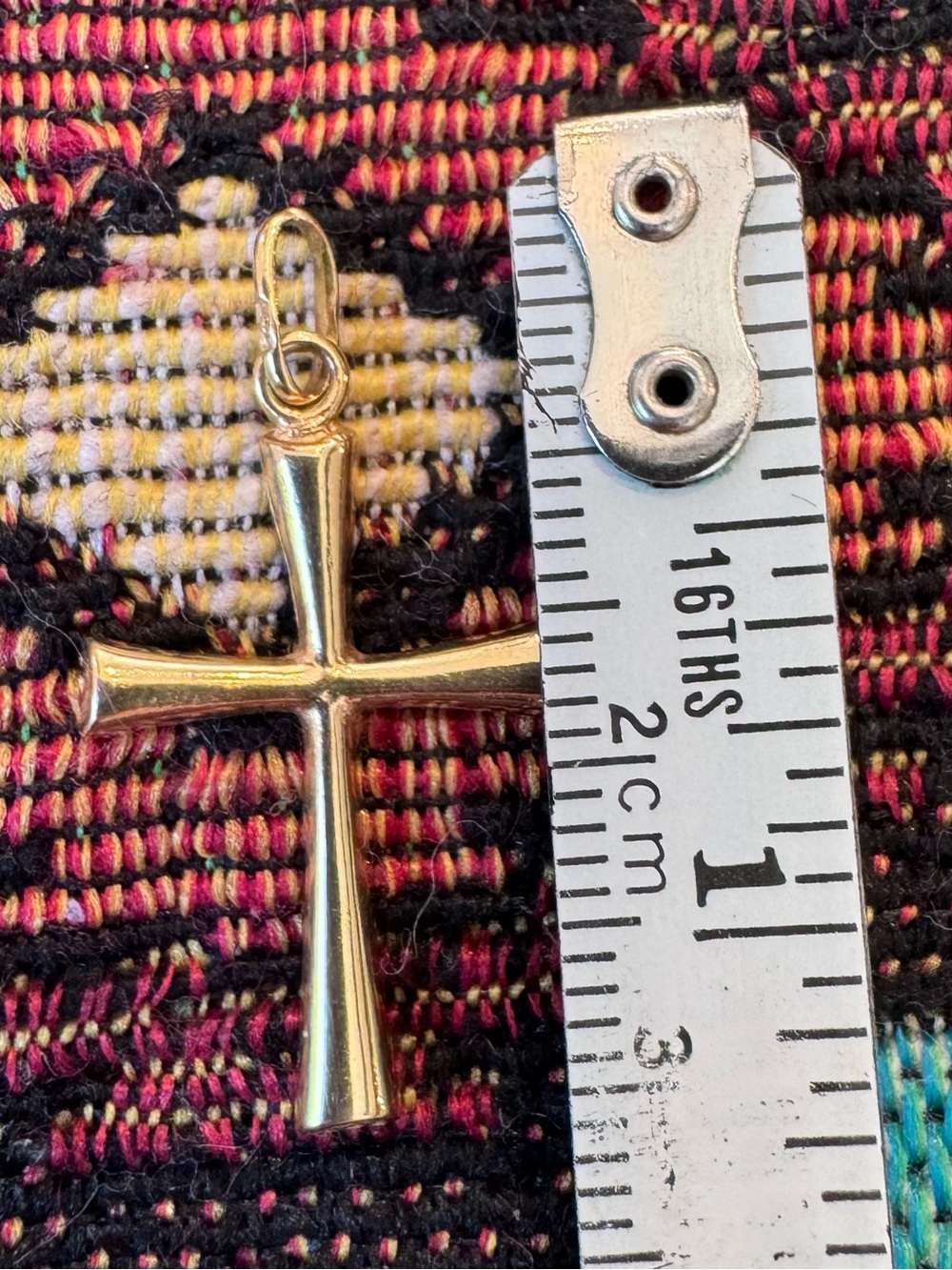 10K Gold Cross Pendant Unisex - Picture 4 of 6